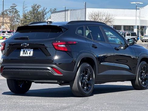 New 2026 Chevrolet Trax LT image 4