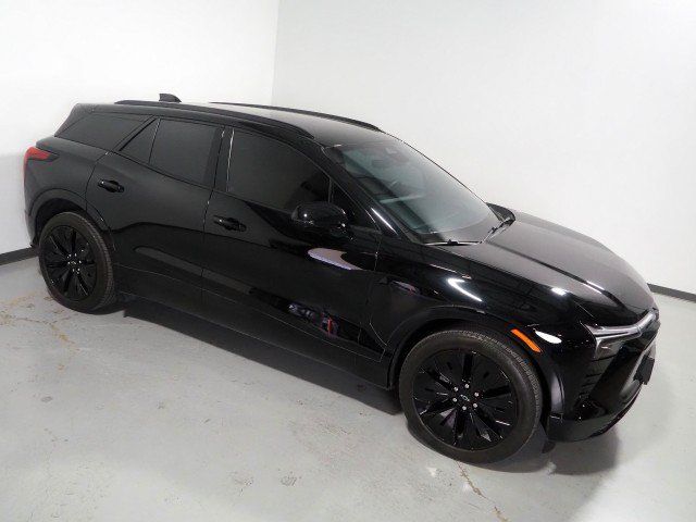Used 2024 Chevrolet Blazer EV AWD RS image 11