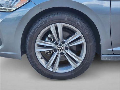 Used 2024 Volkswagen Jetta SE FWD image 14