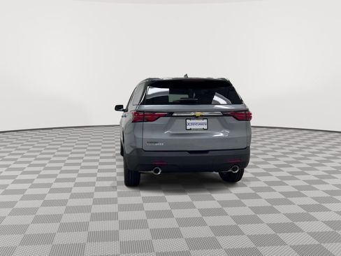 Used 2023 Chevrolet Traverse LS FWD image 7