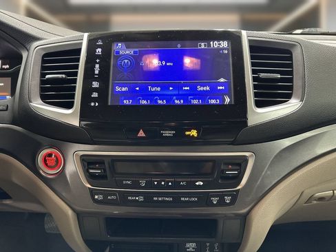 Used 2018 Honda Pilot EX image 19