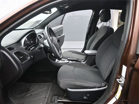 Used 2012 Chrysler 200 Touring image 10