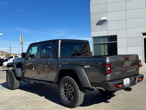 New 2026 Jeep Gladiator Mojave image 4