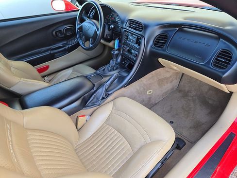 Used 1999 Chevrolet Corvette Convertible w/ Memory Pkg image 18