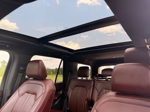 Used 2024 Ford Expedition Limited RWD image 9