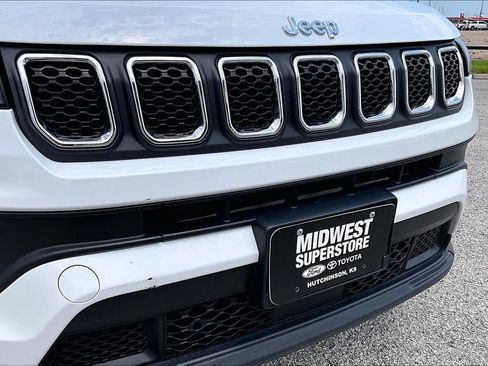 Used 2024 Jeep Compass Latitude AWD/4WD image 28