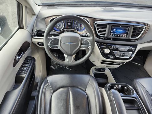 Used 2021 Chrysler Voyager Lxi image 21