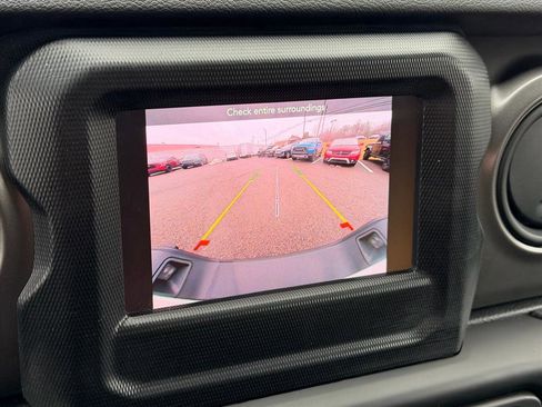 Used 2023 Jeep Gladiator Sport image 24