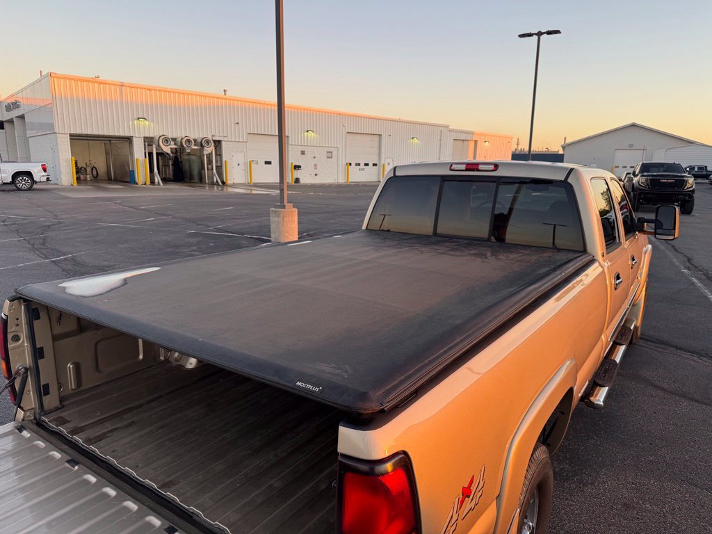 Used 2004 GMC Sierra 2500 SLE w/ Heavy-Duty Power Package AWD/4WD image 11