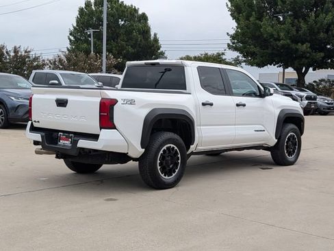 Used 2026 Toyota Tacoma TRD Off-Road AWD/4WD image 6