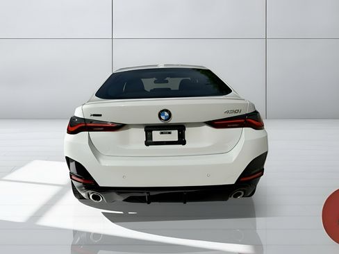 Used 2025 BMW 430i xDrive w/ M Sport Package AWD/4WD image 8