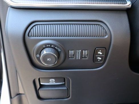 Used 2024 Jeep Grand Wagoneer L Series II w/ Quick Order Packagew 28T image 15