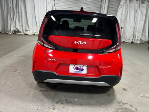 Used 2025 Kia Soul LX w/ LX Technology Package FWD image 6