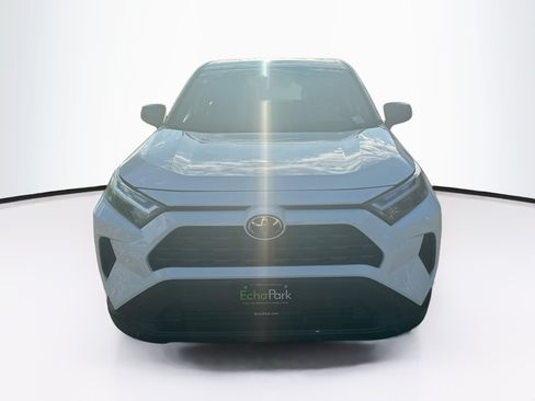 Used 2025 Toyota RAV4 LE AWD/4WD image 2