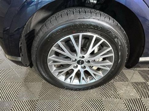 Used 2025 Genesis GV80 2.5T Standard AWD/4WD image 9