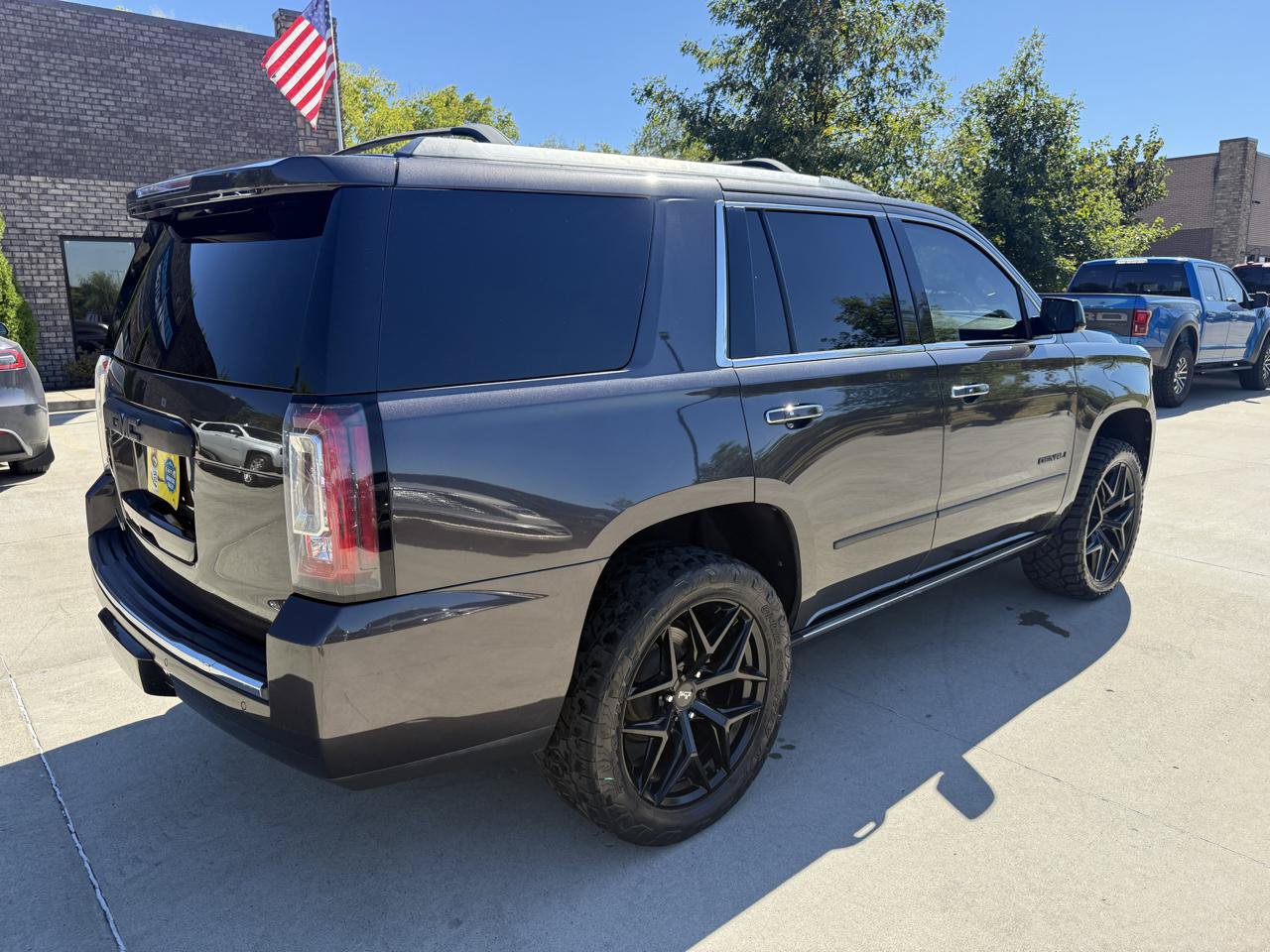 Used 2018 GMC Yukon Denali w/ Denali Ultimate Package AWD/4WD image 3