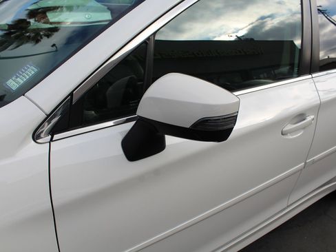 Used 2016 Subaru Legacy 3.6R Limited image 12