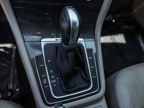 Used 2018 Volkswagen Golf S AWD/4WD image 19
