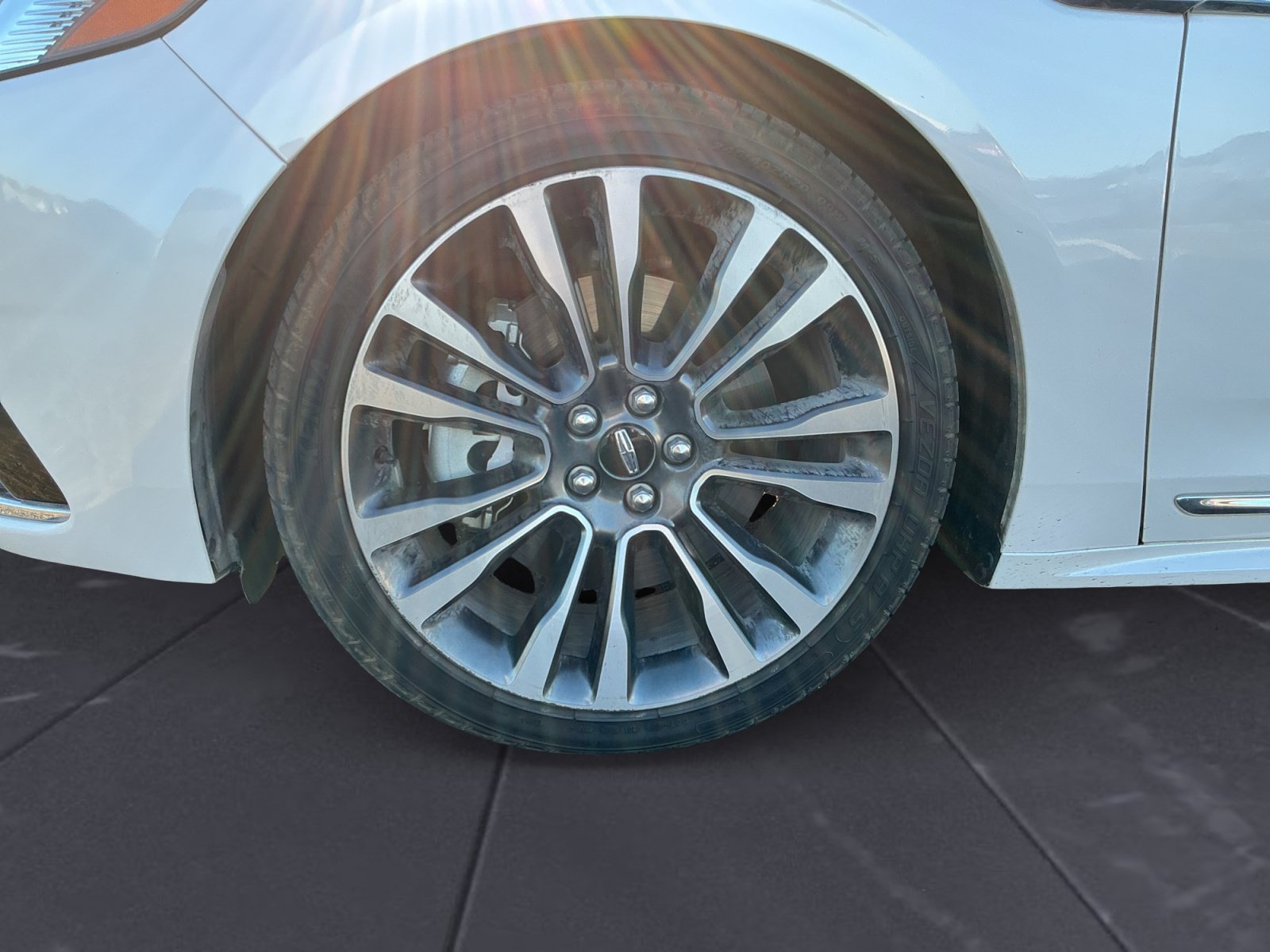 Used 2017 Lincoln Continental Select w/ Climate Package FWD image 14