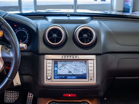 Used 2012 Ferrari California Base image 16