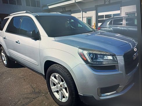Used 2016 GMC Acadia SLE image 3