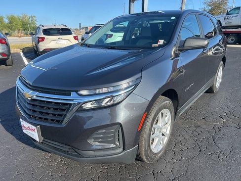 Used 2022 Chevrolet Equinox LS AWD/4WD image 1