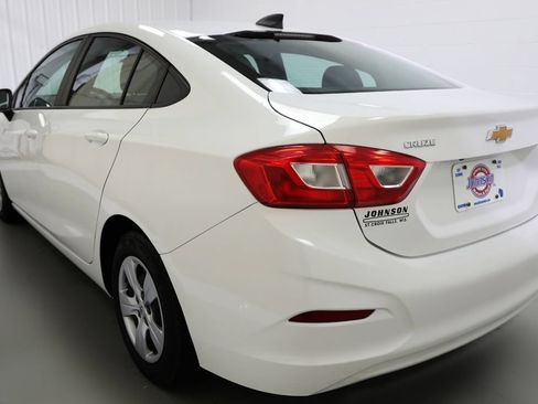 Used 2017 Chevrolet Cruze LS w/ LS Fleet Convenience Package FWD image 19