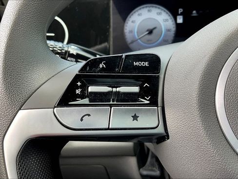 Used 2024 Hyundai Elantra SEL image 16