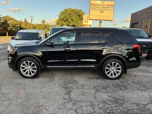 Used 2016 Ford Explorer Limited w/ Equipment Group 301A AWD/4WD image 9