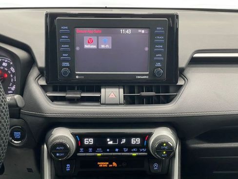 Used 2021 Toyota RAV4 XLE FWD image 4