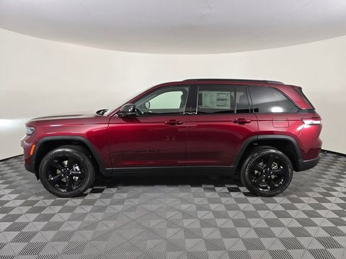 New 2025 Jeep Grand Cherokee Altitude image 7