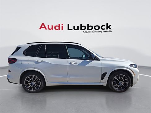 Used 2026 BMW X5 M60i image 9