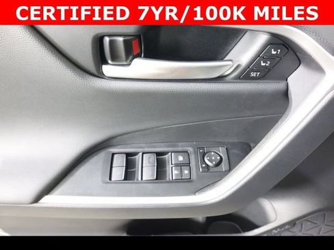 Used 2025 Toyota RAV4 Limited image 18