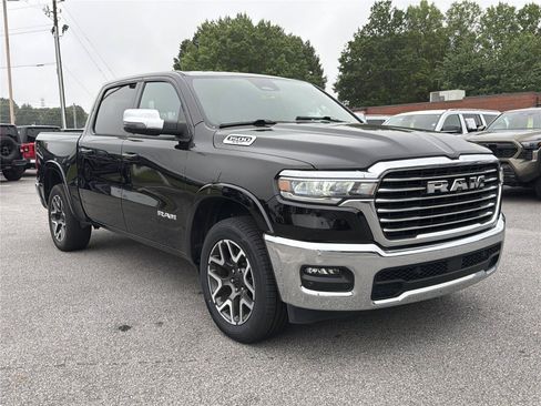 Used 2025 RAM 1500 Laramie AWD/4WD image 4