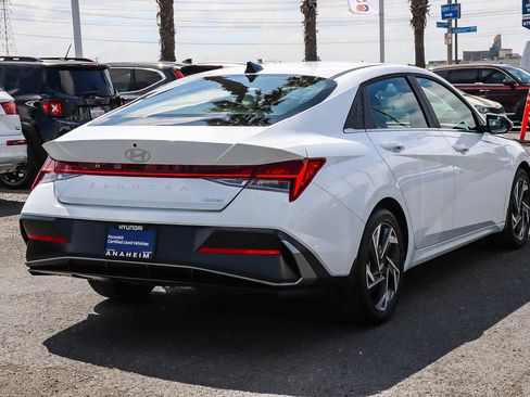 Used 2025 Hyundai Elantra Limited FWD image 7