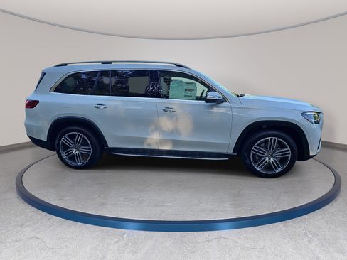 New 2026 Mercedes-Benz GLS 450 4MATIC image 4