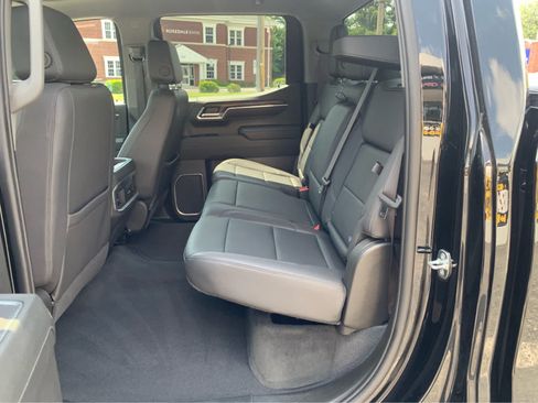 Used 2023 GMC Sierra 1500 SLT w/ SLT Premium Package AWD/4WD image 23