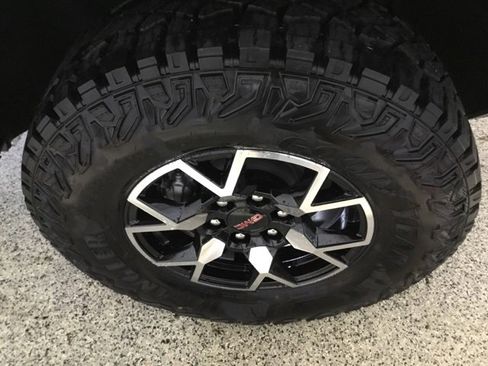 New 2024 GMC Canyon AT4X image 31