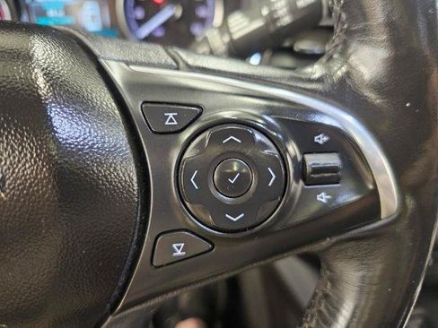 Used 2019 Buick Enclave Essence FWD image 19