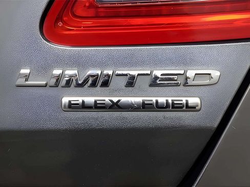 Used 2019 Ford Taurus Limited FWD image 24
