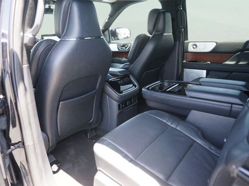 Used 2023 Lincoln Navigator Reserve AWD/4WD image 12