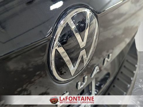 Used 2024 Volkswagen Tiguan SE R-Line image 10