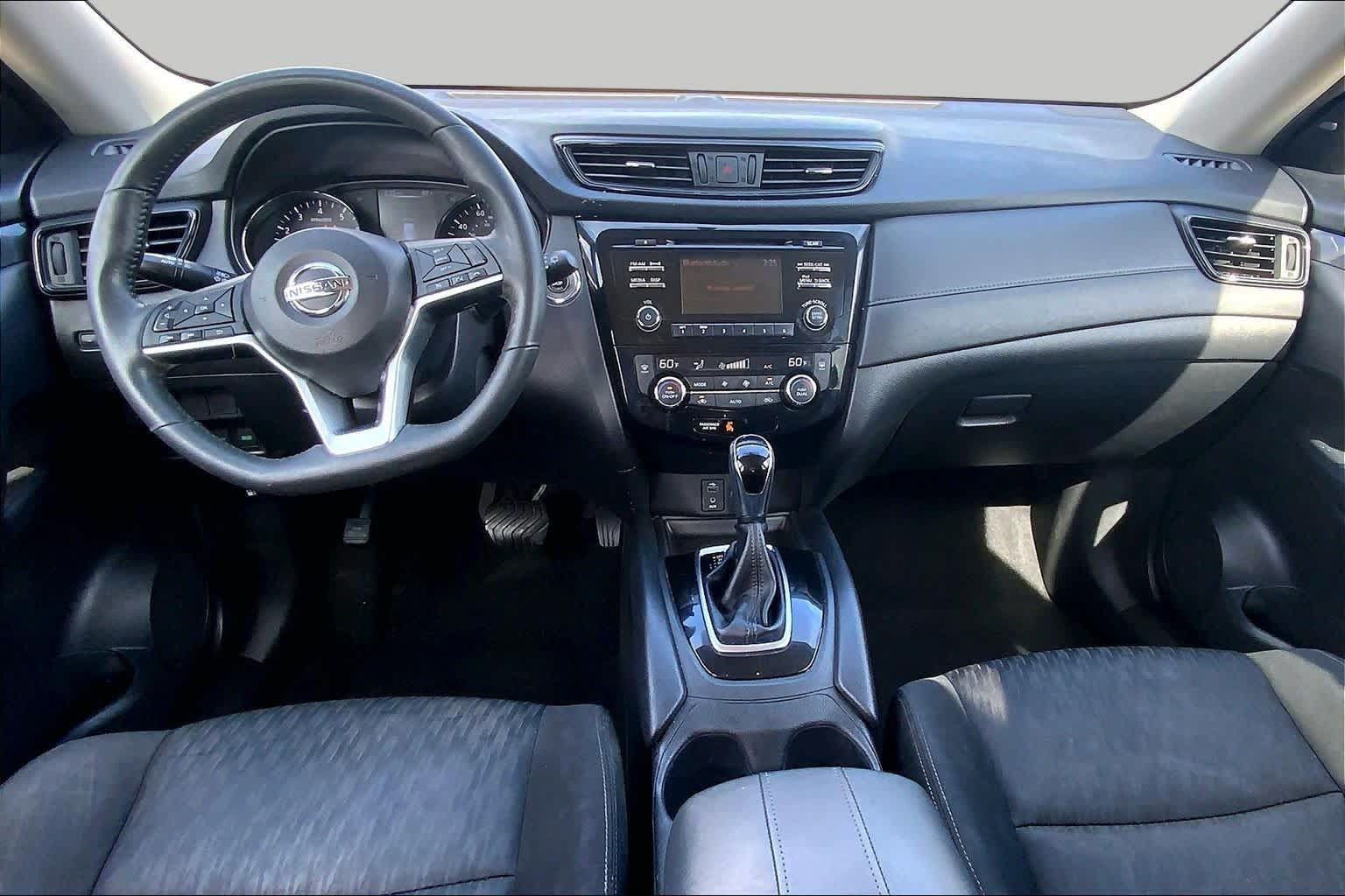 Used 2017 Nissan Rogue SV FWD image 14