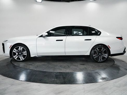 Used 2023 BMW 760i xDrive AWD/4WD image 4