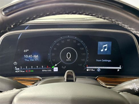 Used 2023 Cadillac Escalade Premium Luxury AWD/4WD image 17