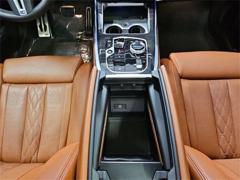 Used 2025 BMW X7 M60i image 50