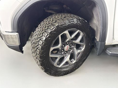 Used 2023 GMC Sierra 1500 SLT w/ SLT Premium Package AWD/4WD image 38