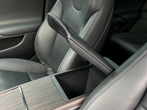 Used 2021 Tesla Model S Plaid image 26