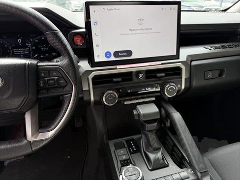 Certified 2024 Toyota Tacoma TRD Off-Road image 15