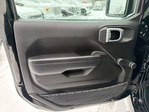 Used 2023 Jeep Gladiator Sport image 10